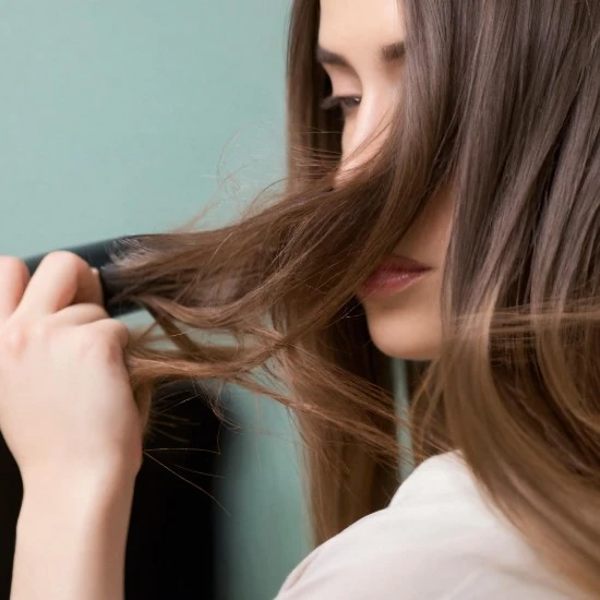 what-causes-heat-damaged-hair-4605733