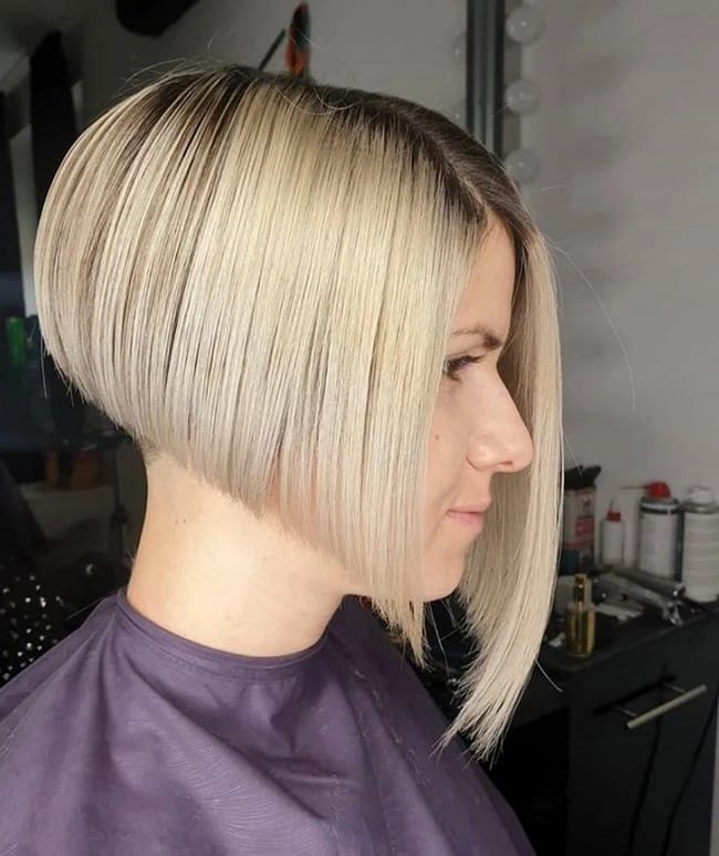 asymmetrical-blonde-plunging-square-bob-hair-4330172-2113039
