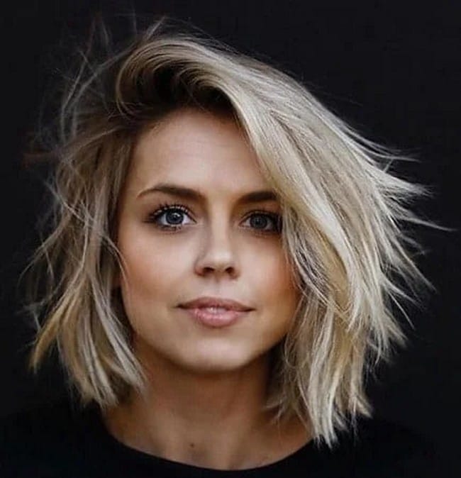 dark-blonde-plunging-bob-with-blurred-effect-6034034-2519221