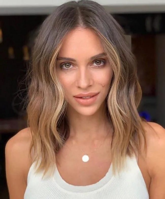honey-balayage-on-dipped-bob-hair-with-golden-highlights-9633851-4057377