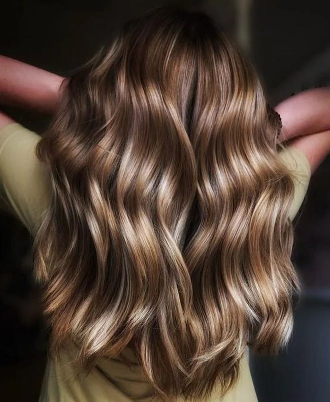 honey-balayage-on-medium-length-dark-brown-slightly-wavy-hair-1654710-5389968