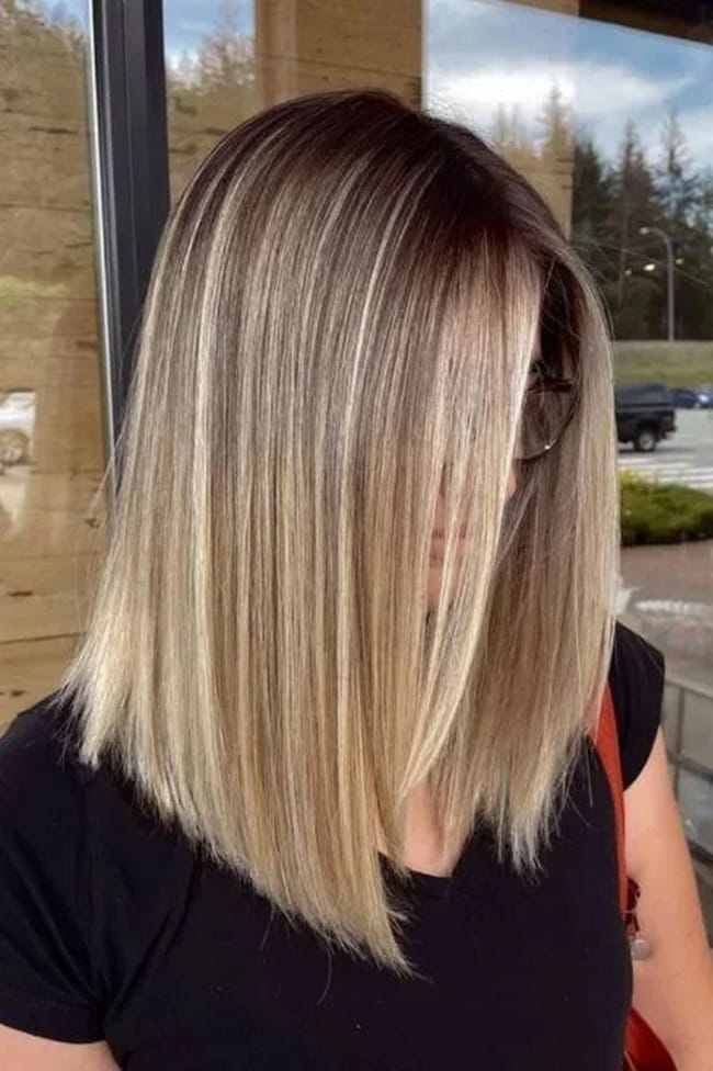 long-honey-blonde-plunging-bob-1035794-5704206