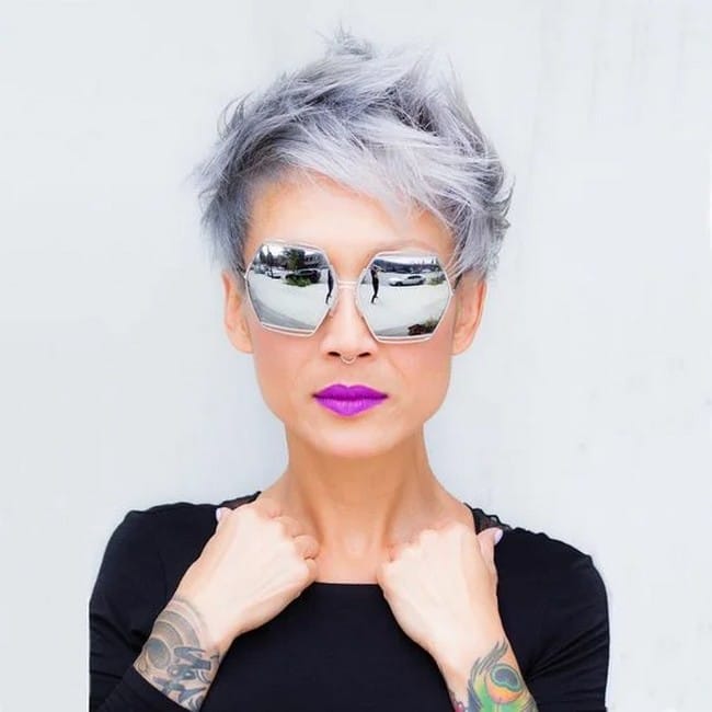 messy-silver-hair-1595537-5839331