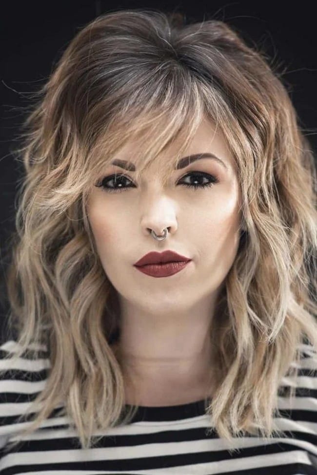mid-length-layered-cut-on-wavy-hair-with-a-natural-effect-7099628-2193249