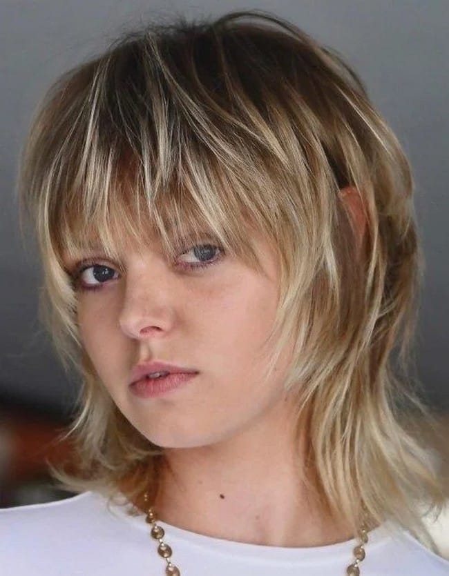 mid-length-wolfcut-two-tone-blonde-and-brown-layered-cut-5440416-2674414