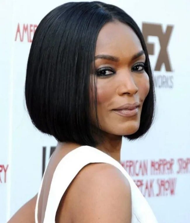 short-brown-bob-hair-with-center-parting-8207828-1962414