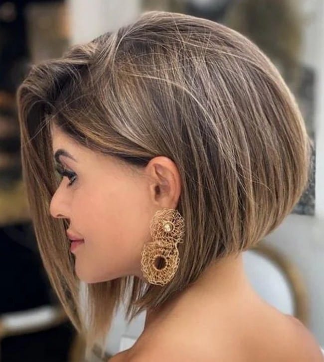 short-plunging-bob-with-light-brown-volume-1820146-2272370