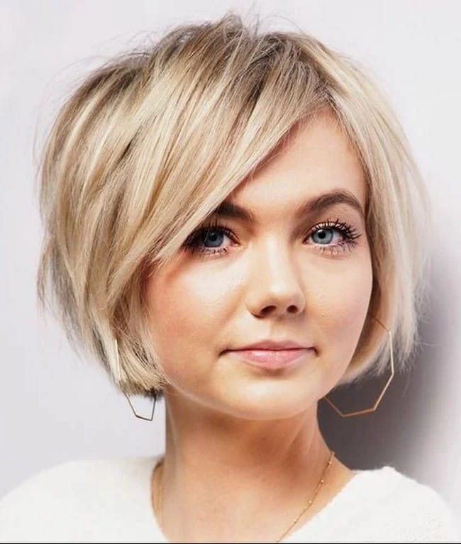 short-plunging-square-with-champagne-blonde-volume-9012865-5915819