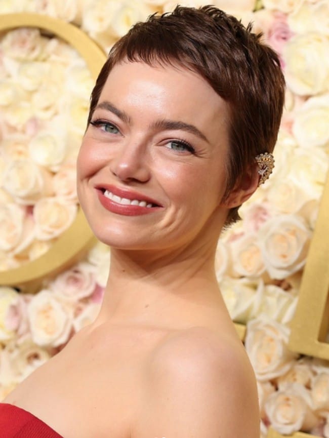 emma-stones-new-pixie-haircut-at-golden-globes-1421173